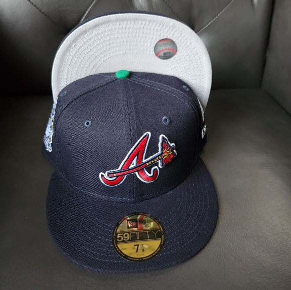 New Era Other - OFFSET ATLANTA BRAVES NEW ERA GREY BOTTOM UV 7 1/4
